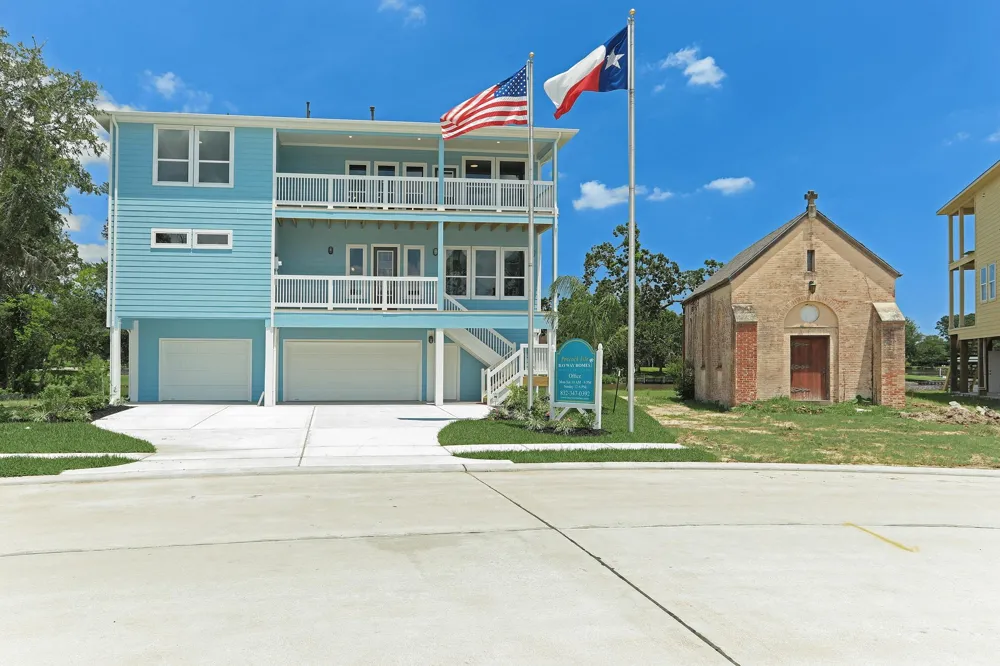 3921 Peacock Isle Drive Dickinson, TX 77539