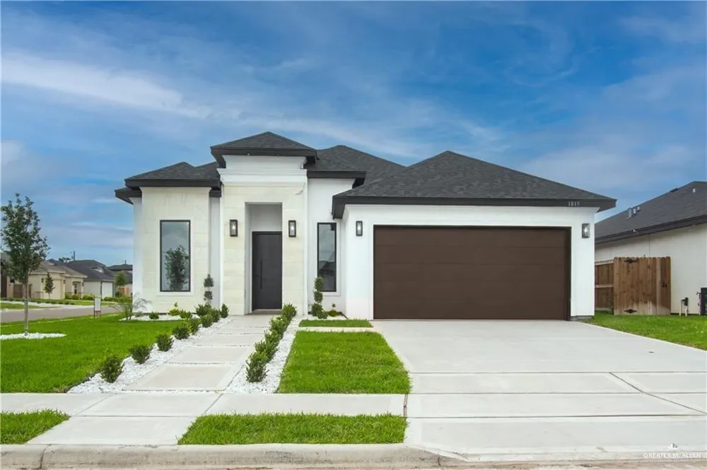 1015 E Pecan Street Alton, TX 78573