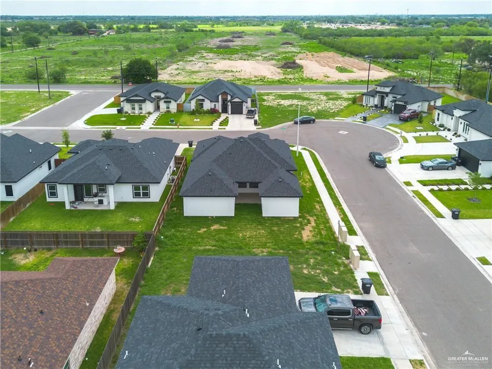 1015 E Pecan Street Alton, TX 78573