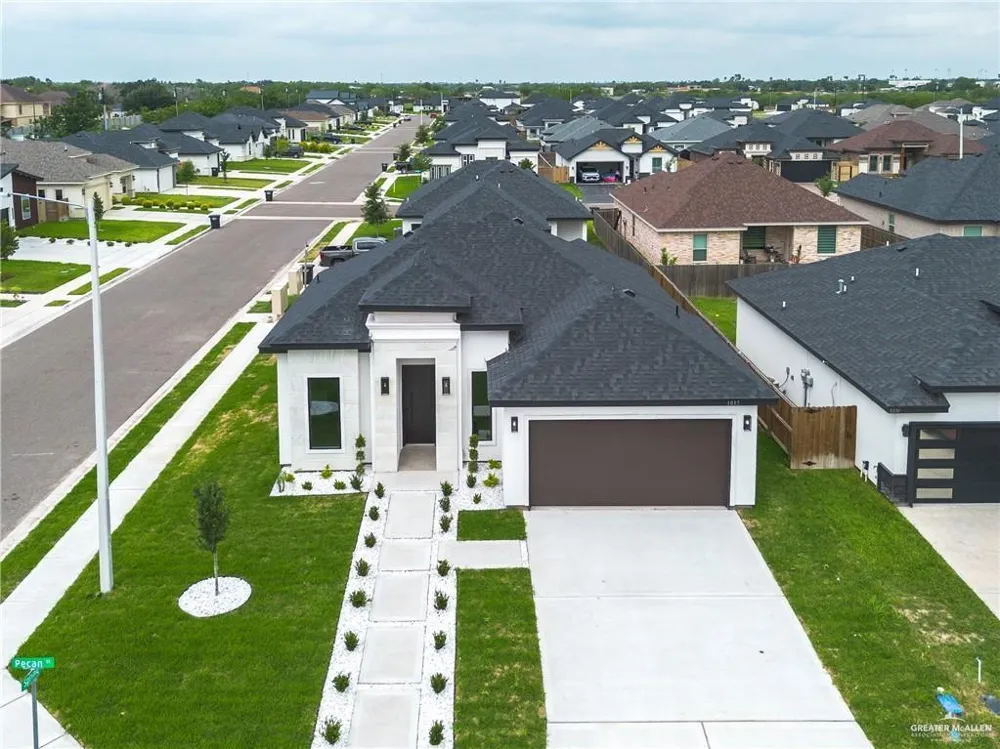 1015 E Pecan Street Alton, TX 78573
