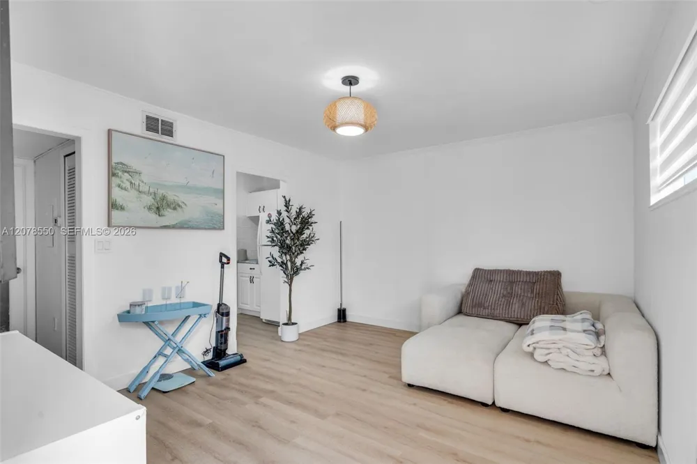 1327 SW 72nd Ave Miami, FL 33144