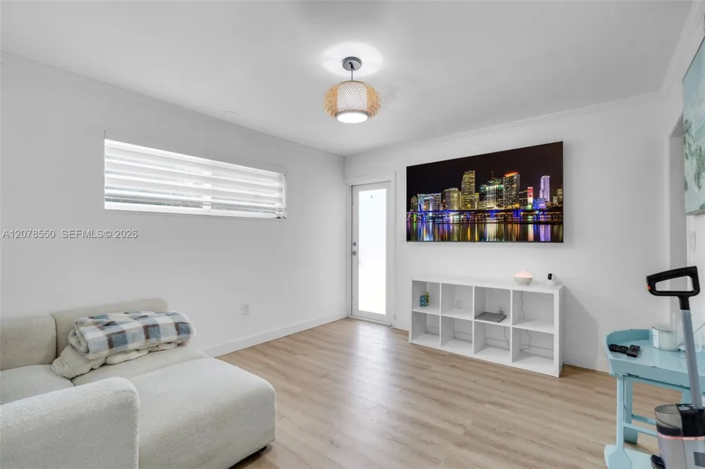 1327 SW 72nd Ave Miami, FL 33144
