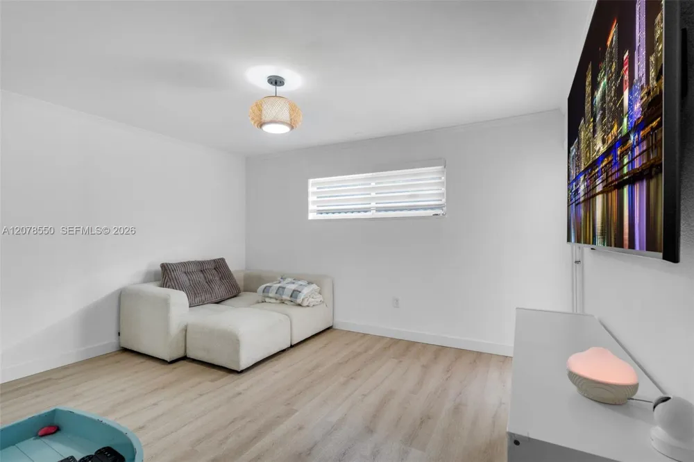 1327 SW 72nd Ave Miami, FL 33144