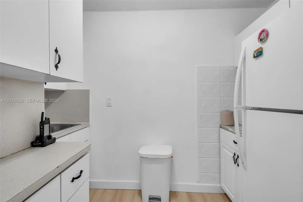 1327 SW 72nd Ave Miami, FL 33144