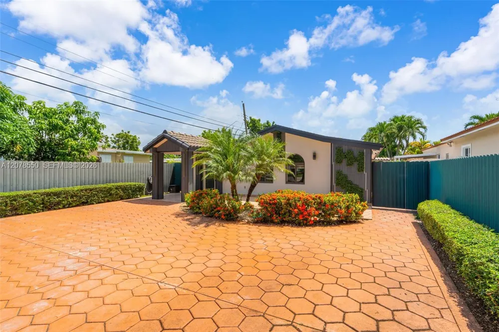 1327 SW 72nd Ave Miami, FL 33144