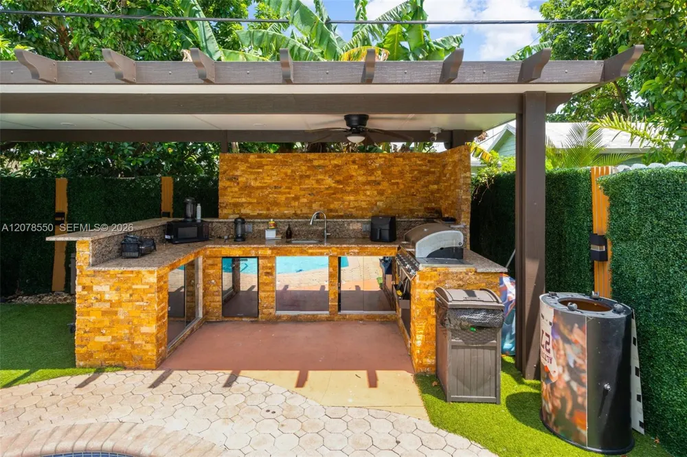 1327 SW 72nd Ave Miami, FL 33144
