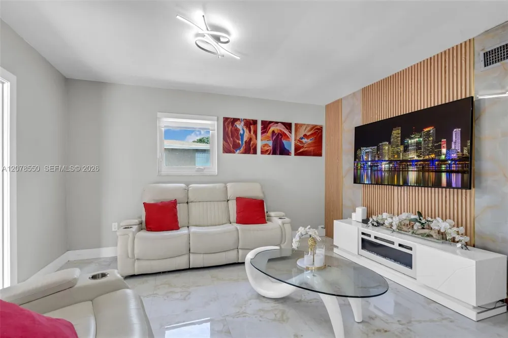1327 SW 72nd Ave Miami, FL 33144