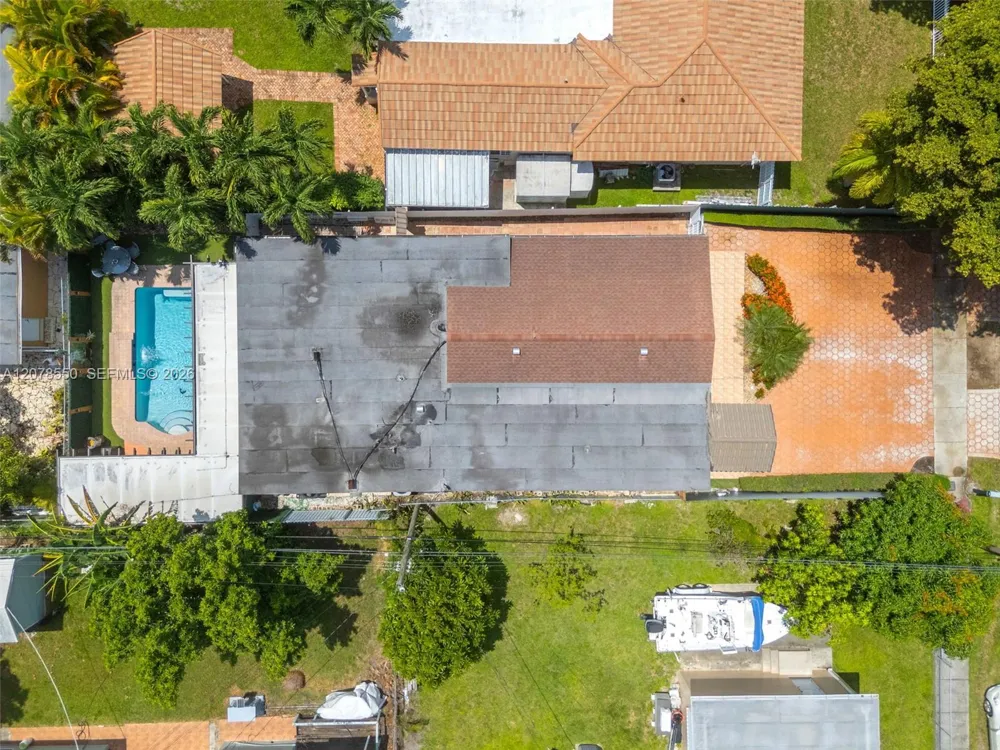 1327 SW 72nd Ave Miami, FL 33144