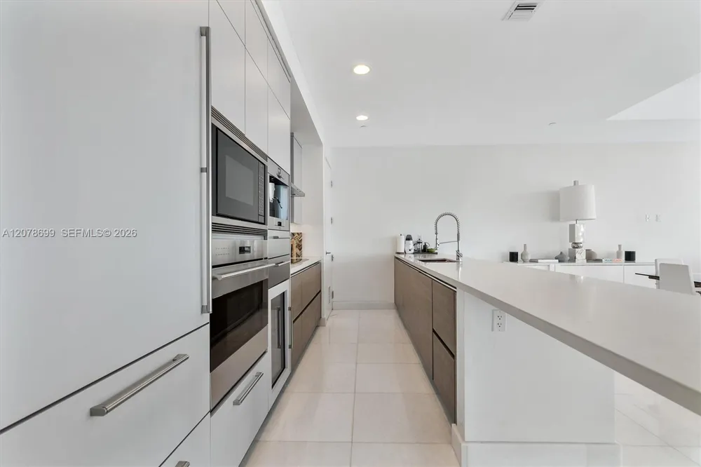 17475 Collins Ave #2203 Sunny Isles Beach, FL 33160