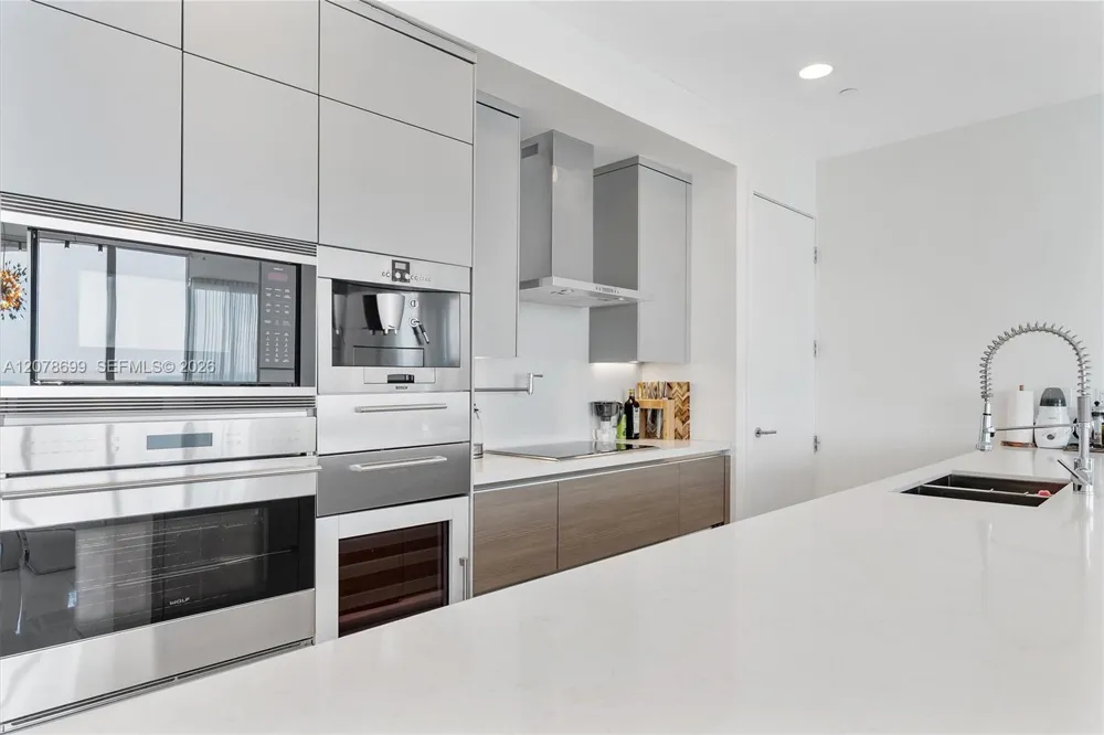 17475 Collins Ave #2203 Sunny Isles Beach, FL 33160
