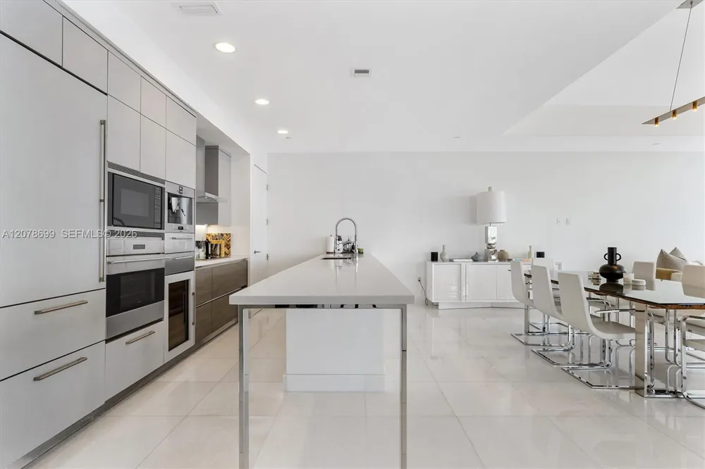 17475 Collins Ave #2203 Sunny Isles Beach, FL 33160
