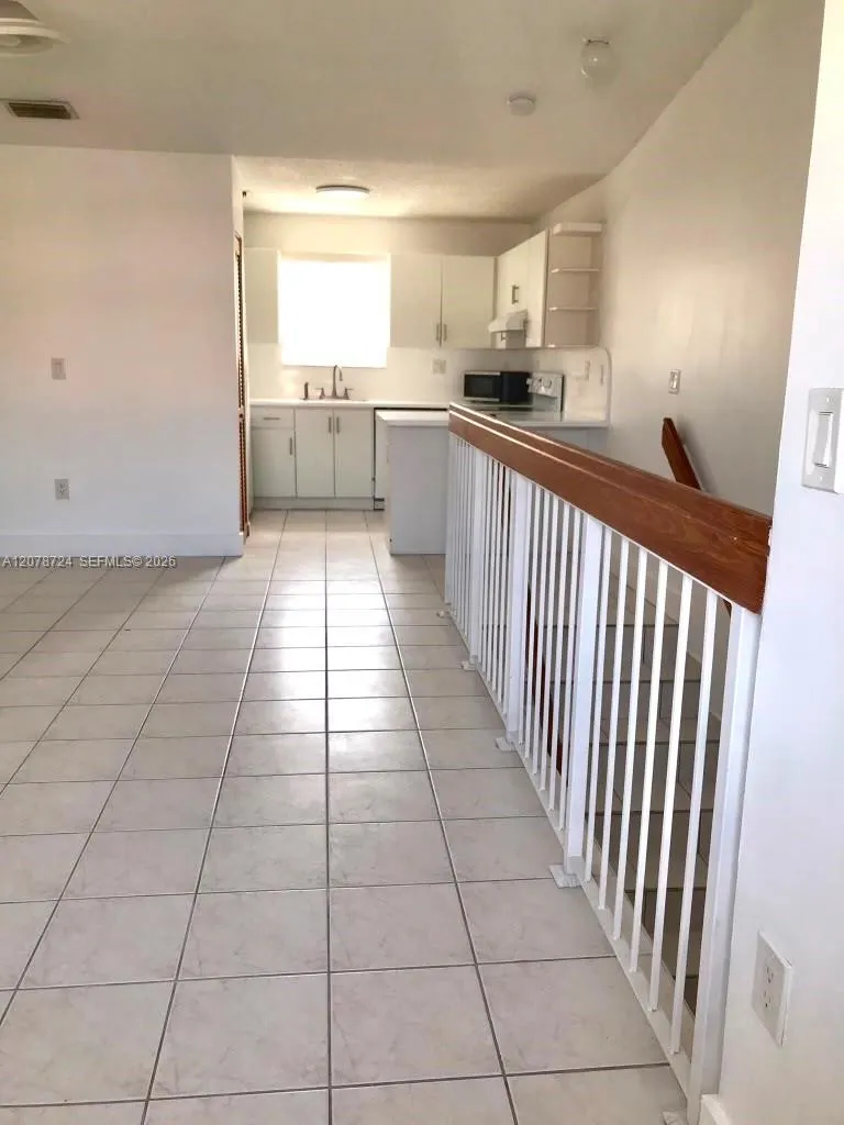 3264 W 70th St #201 Hialeah, FL 33018