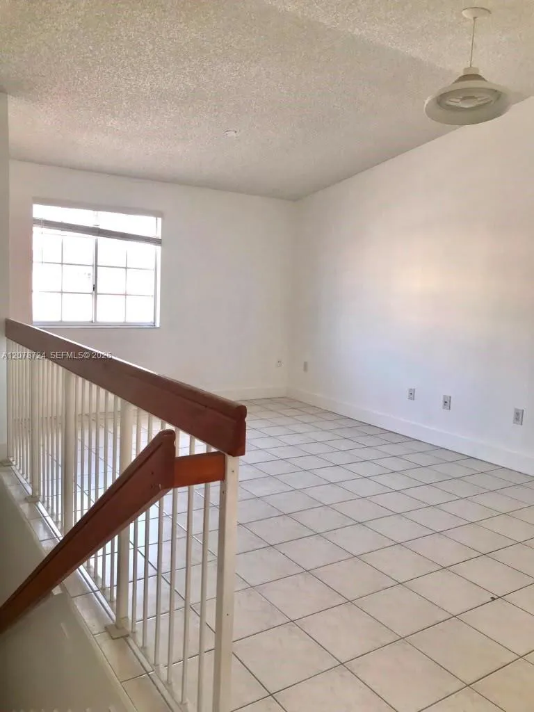 3264 W 70th St #201 Hialeah, FL 33018