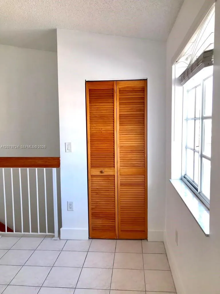 3264 W 70th St #201 Hialeah, FL 33018