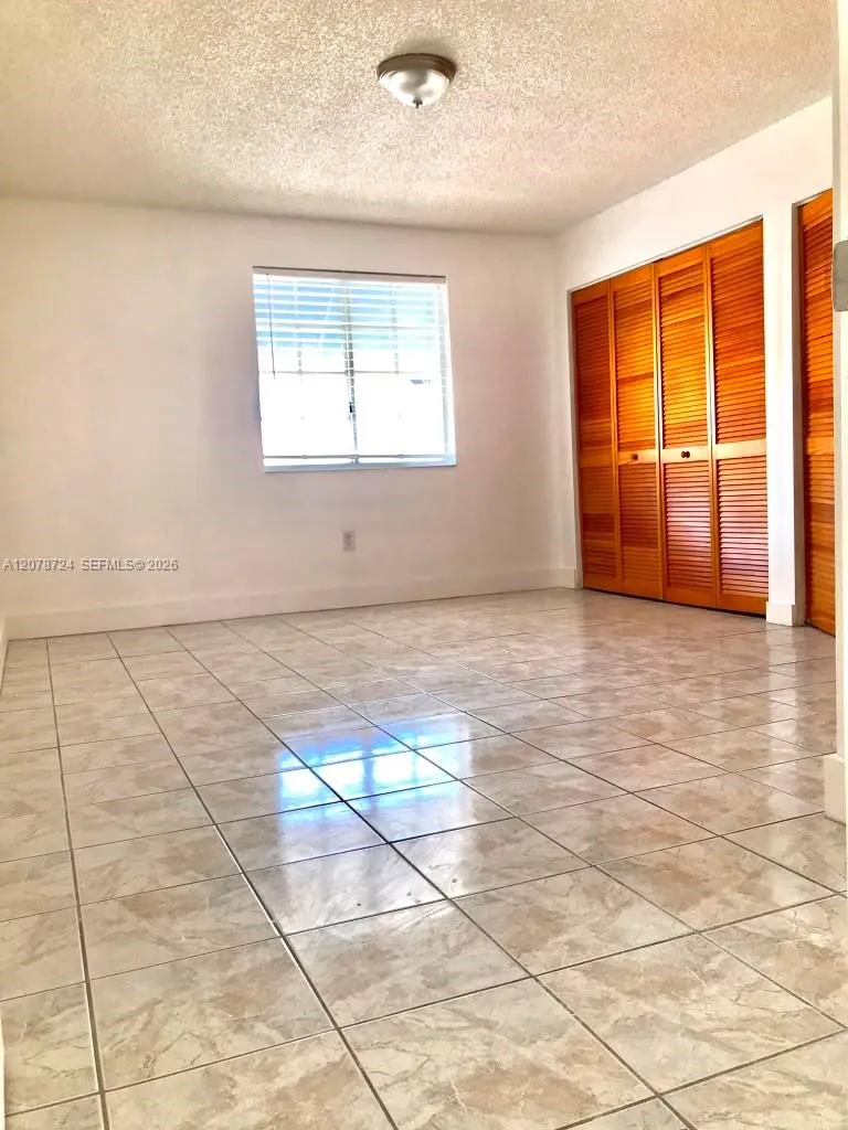 3264 W 70th St #201 Hialeah, FL 33018