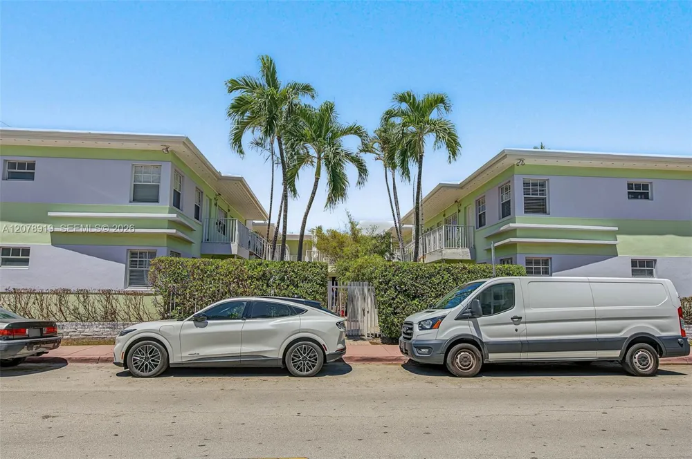 915 8th St #102 Miami Beach, FL 33139