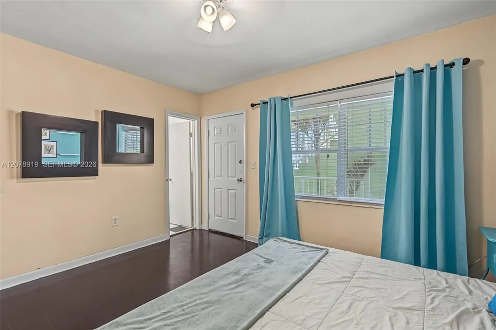 915 8th St #102 Miami Beach, FL 33139