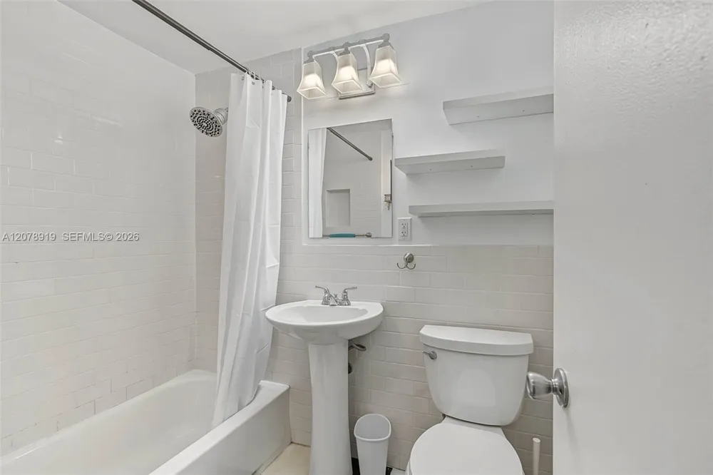 915 8th St #102 Miami Beach, FL 33139