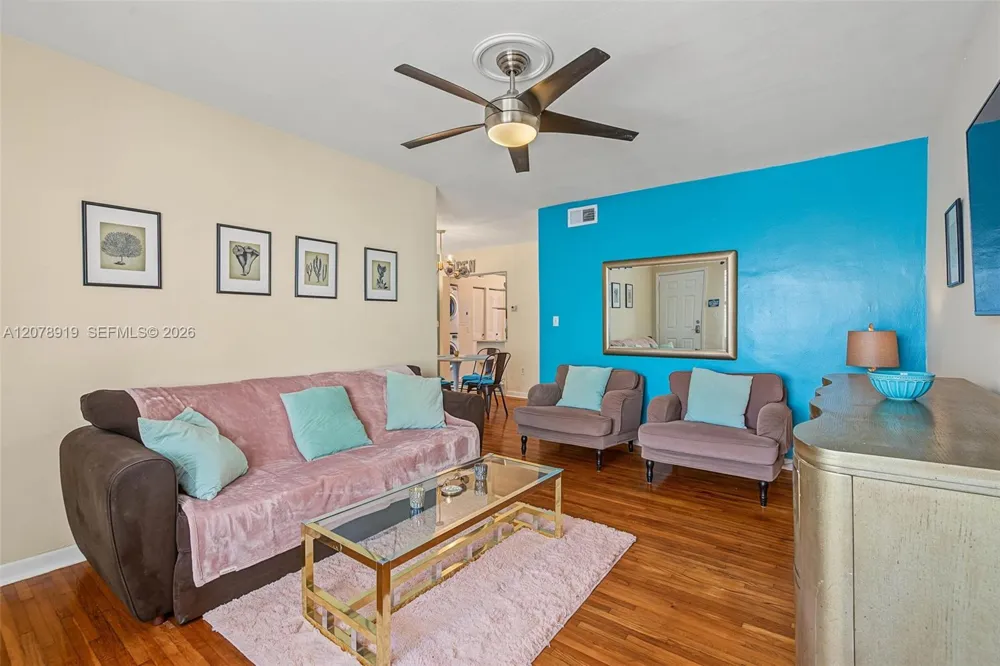 915 8th St #102 Miami Beach, FL 33139