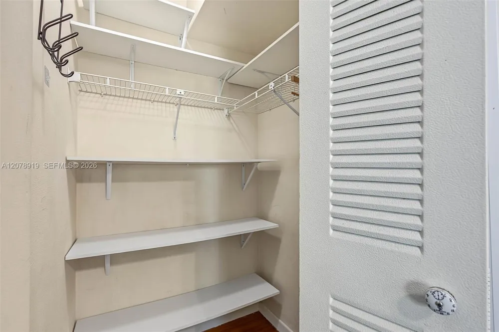 915 8th St #102 Miami Beach, FL 33139