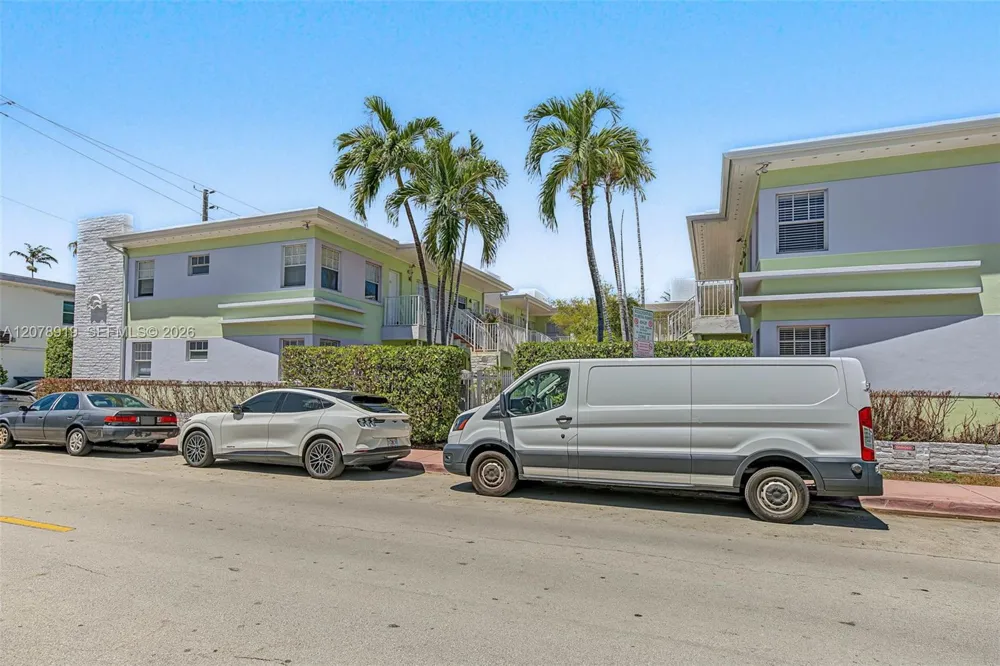 915 8th St #102 Miami Beach, FL 33139