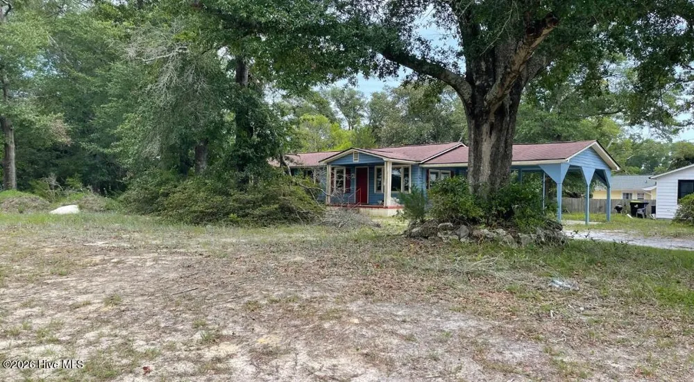 415 W Owens Street Southport, NC 28461