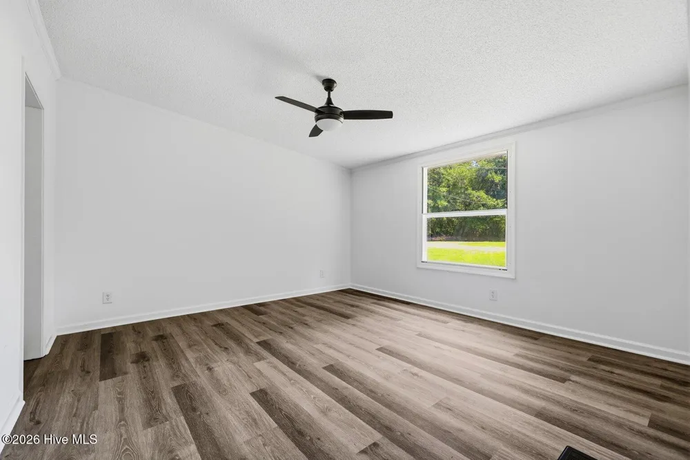 410 Pond View Circle Hampstead, NC 28443