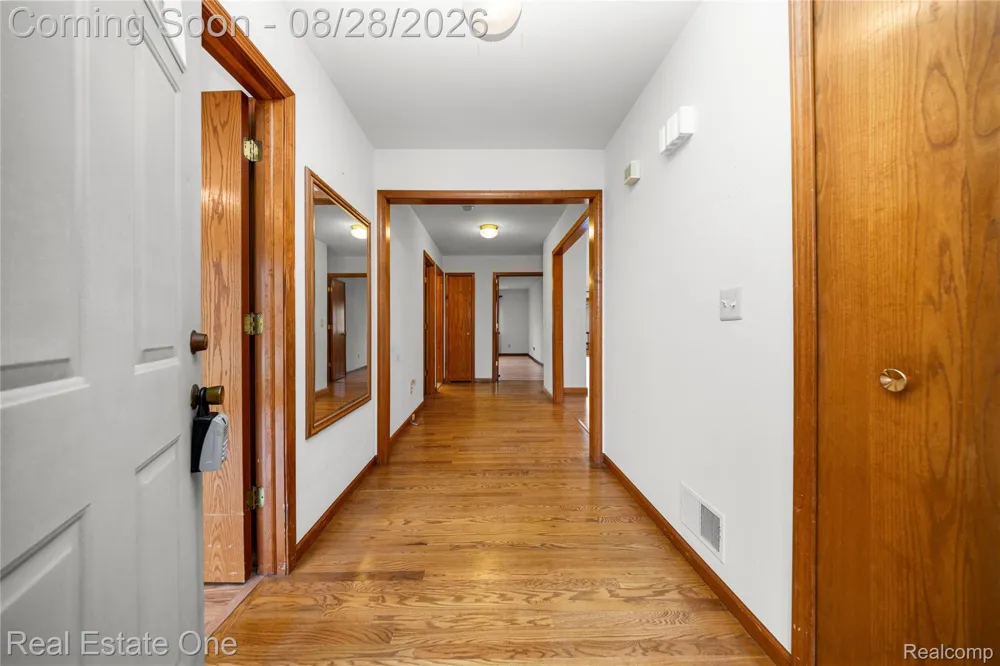 20071 Ridgeway Court Clinton Charter Township, MI 48038