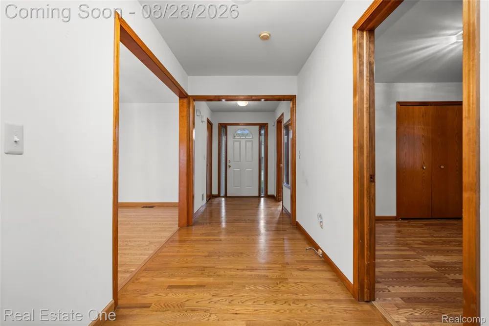 20071 Ridgeway Court Clinton Charter Township, MI 48038