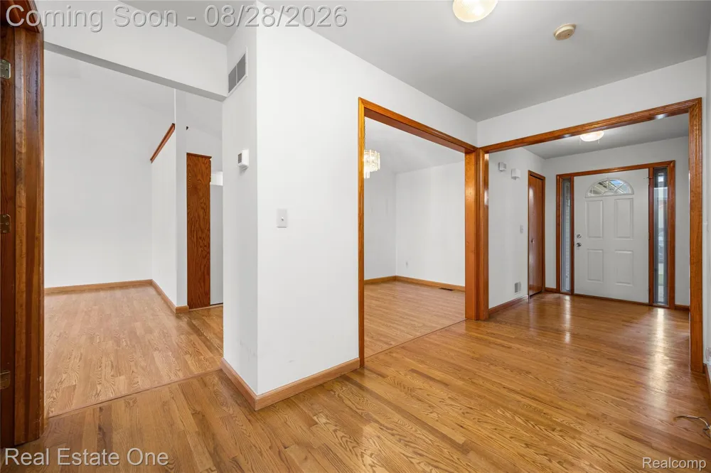 20071 Ridgeway Court Clinton Charter Township, MI 48038