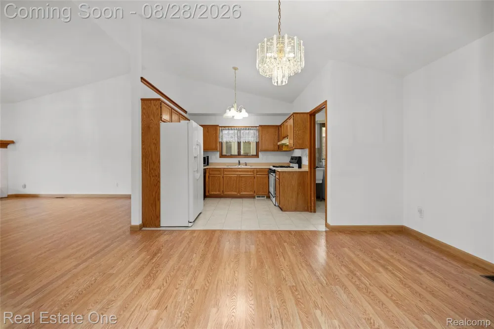 20071 Ridgeway Court Clinton Charter Township, MI 48038