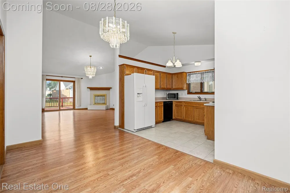 20071 Ridgeway Court Clinton Charter Township, MI 48038