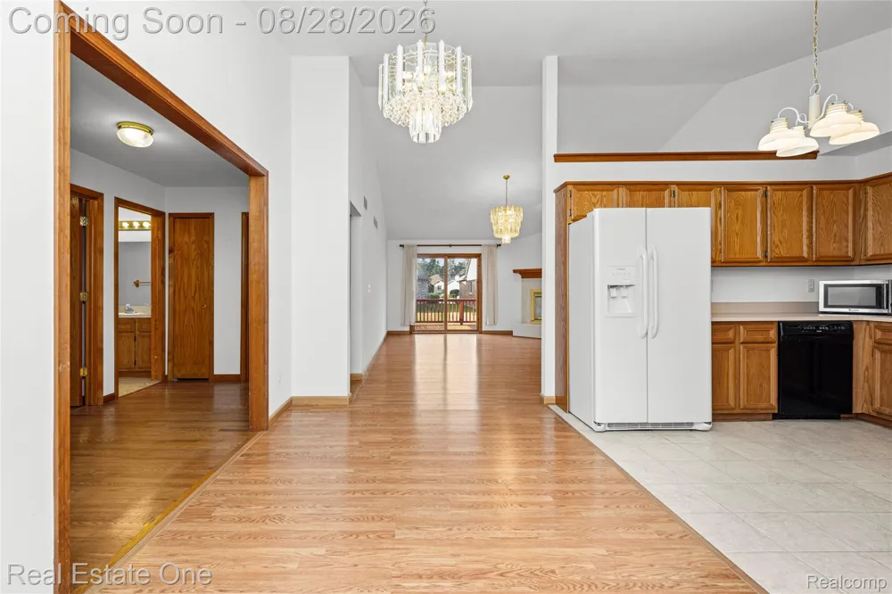 20071 Ridgeway Court Clinton Charter Township, MI 48038