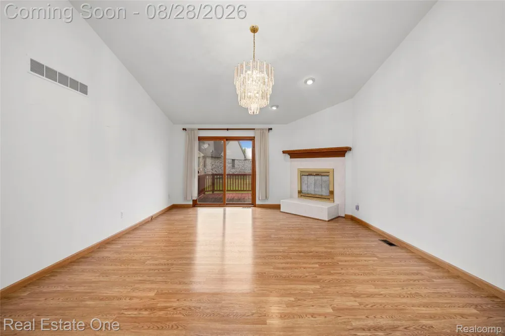 20071 Ridgeway Court Clinton Charter Township, MI 48038