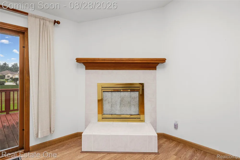 20071 Ridgeway Court Clinton Charter Township, MI 48038