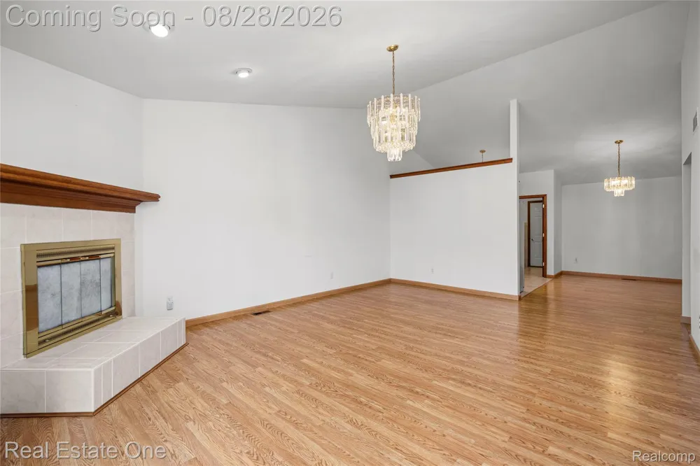 20071 Ridgeway Court Clinton Charter Township, MI 48038
