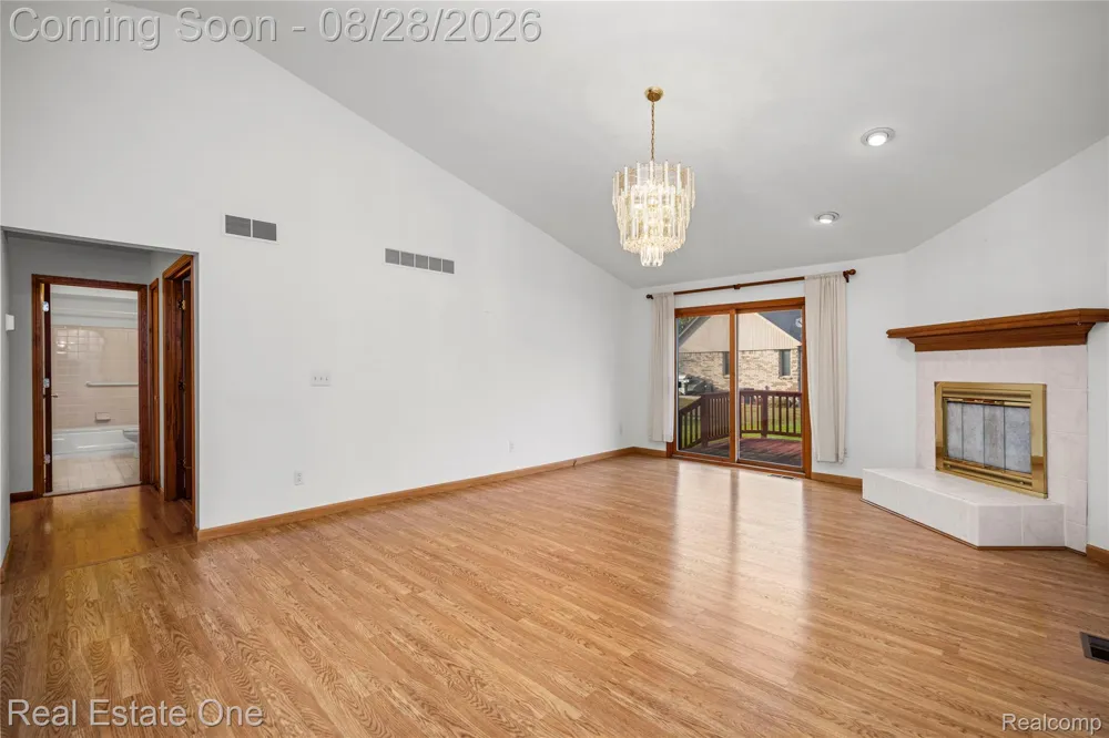 20071 Ridgeway Court Clinton Charter Township, MI 48038
