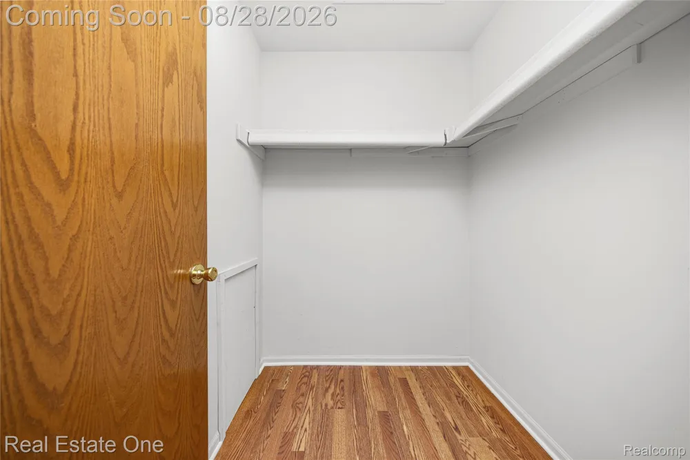 20071 Ridgeway Court Clinton Charter Township, MI 48038