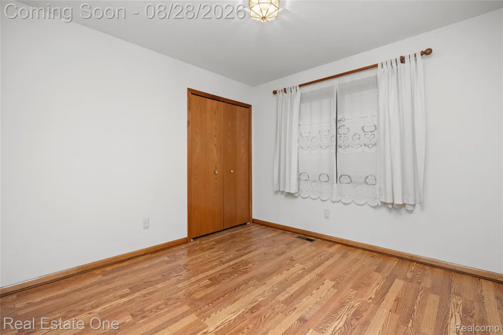 20071 Ridgeway Court Clinton Charter Township, MI 48038