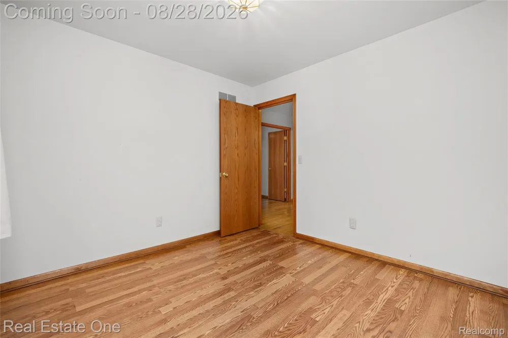 20071 Ridgeway Court Clinton Charter Township, MI 48038