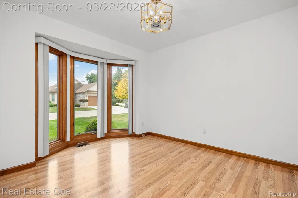 20071 Ridgeway Court Clinton Charter Township, MI 48038