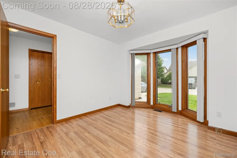 20071 Ridgeway Court Clinton Charter Township, MI 48038