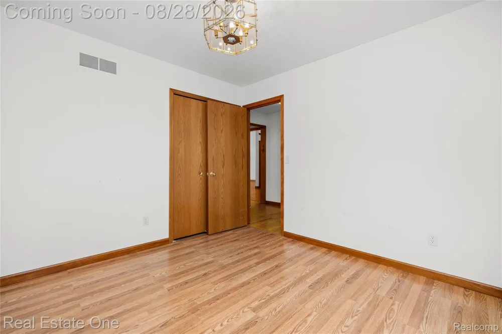 20071 Ridgeway Court Clinton Charter Township, MI 48038