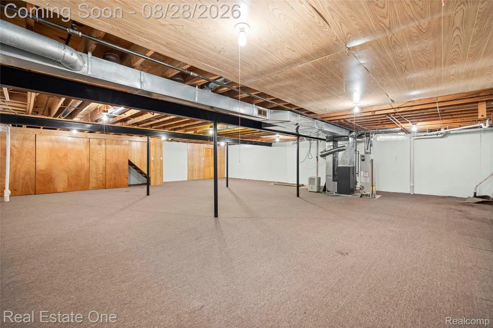 20071 Ridgeway Court Clinton Charter Township, MI 48038