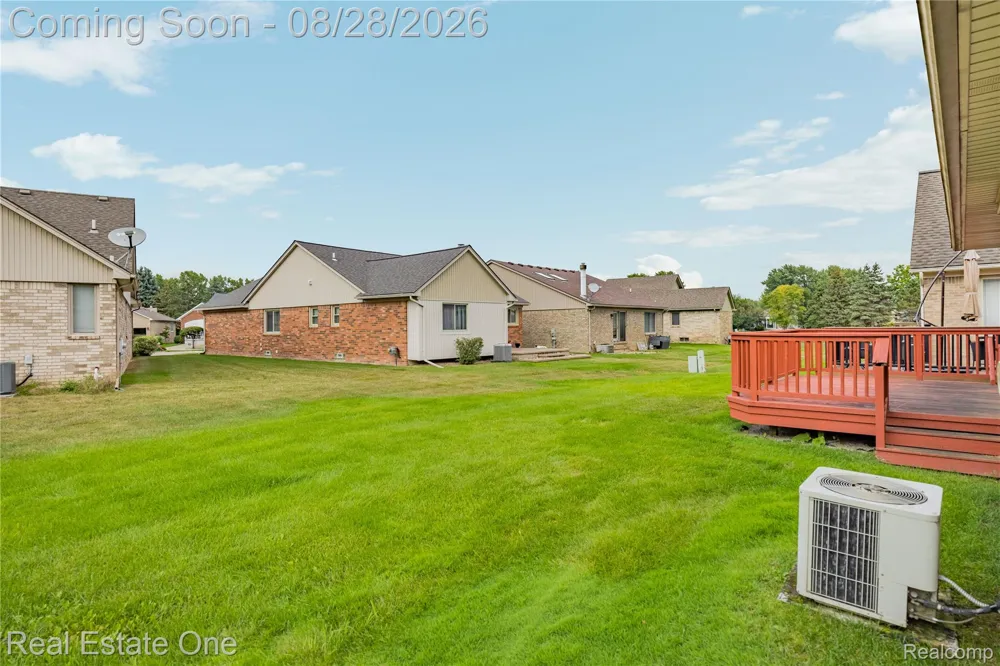 20071 Ridgeway Court Clinton Charter Township, MI 48038