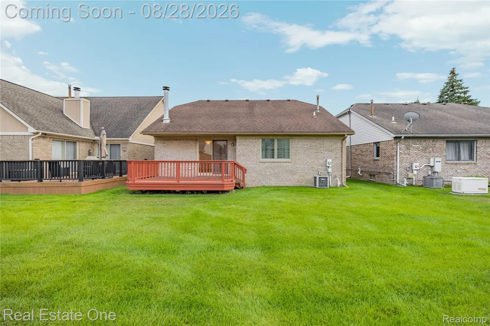 20071 Ridgeway Court Clinton Charter Township, MI 48038