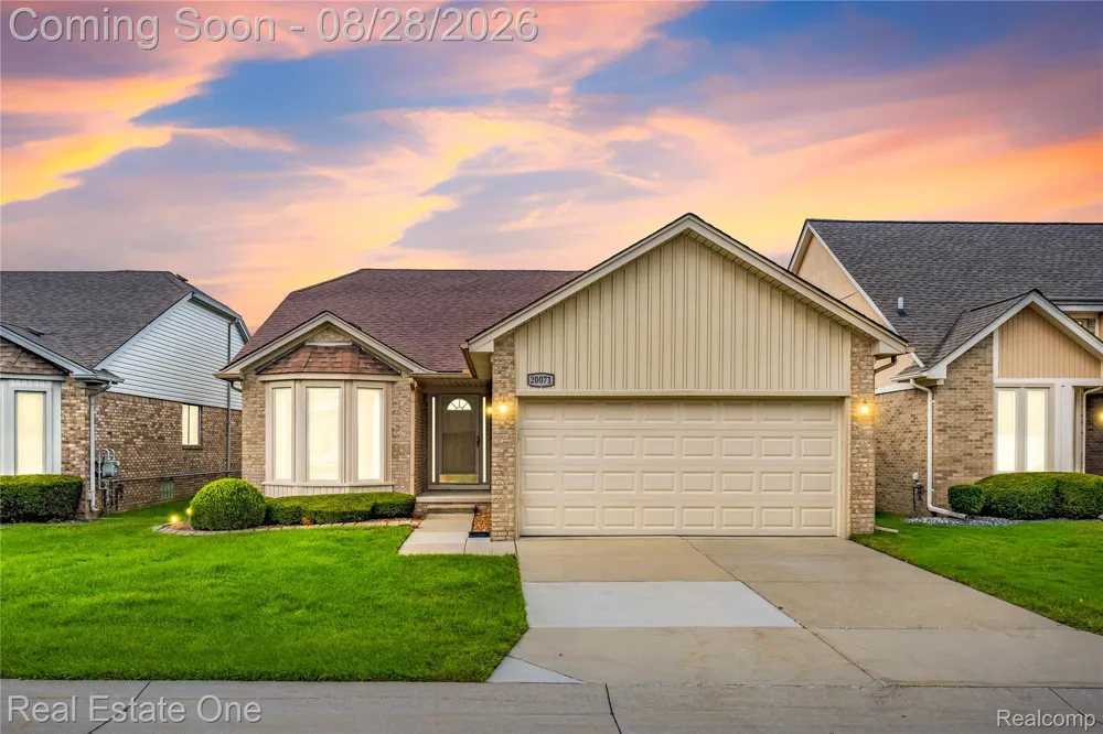 20071 Ridgeway Court Clinton Charter Township, MI 48038