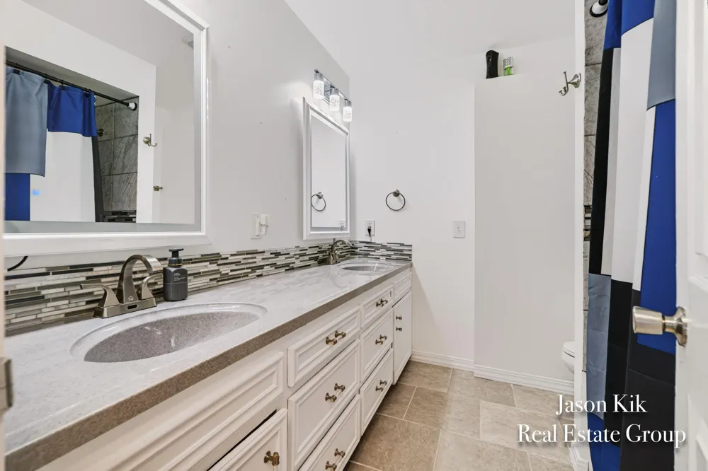 2074 Wolfboro Drive SE Kentwood City, MI 49508