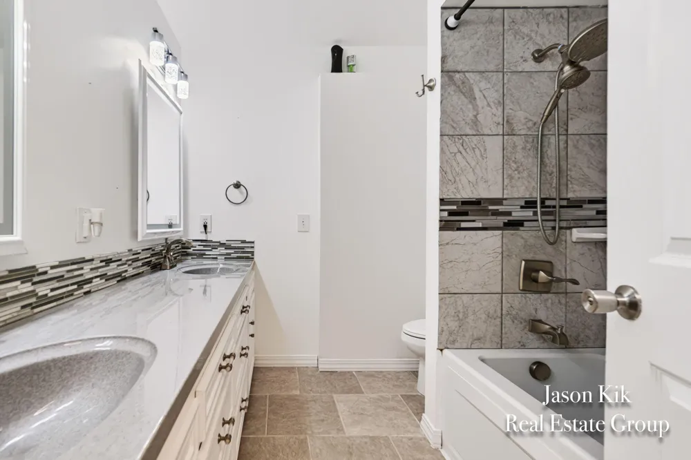 2074 Wolfboro Drive SE Kentwood City, MI 49508