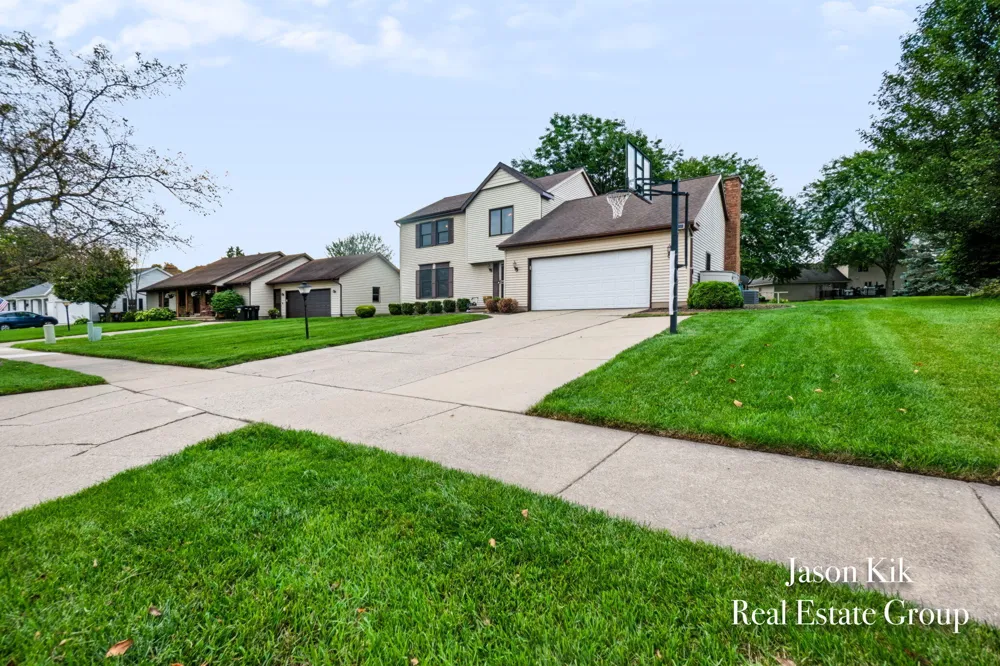 2074 Wolfboro Drive SE Kentwood City, MI 49508